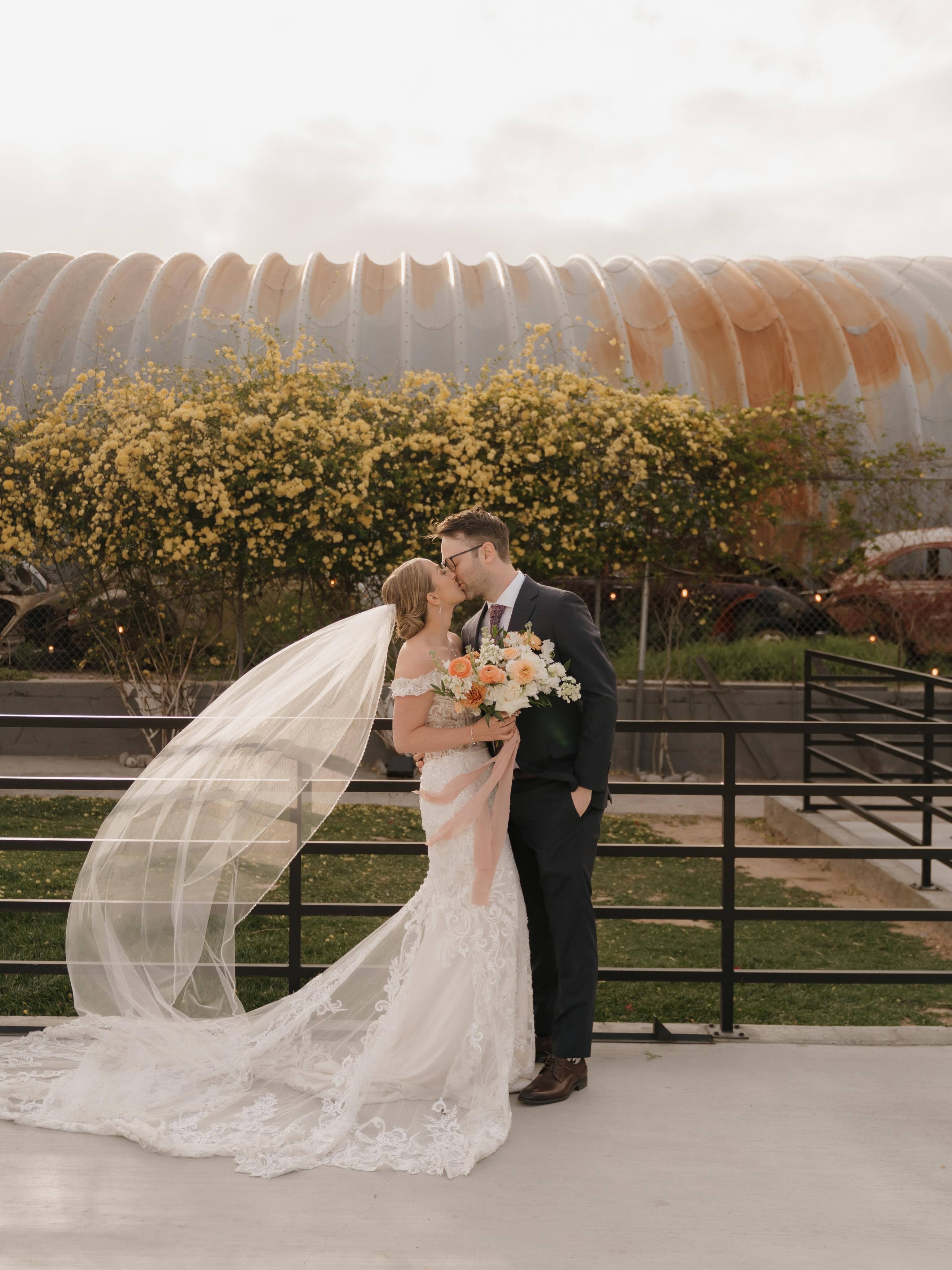 A moment for the veil 💕

#lasvegasphotographers #lasvegasweddings #lasvegasweddingphotographer #destinationweddingphotographers