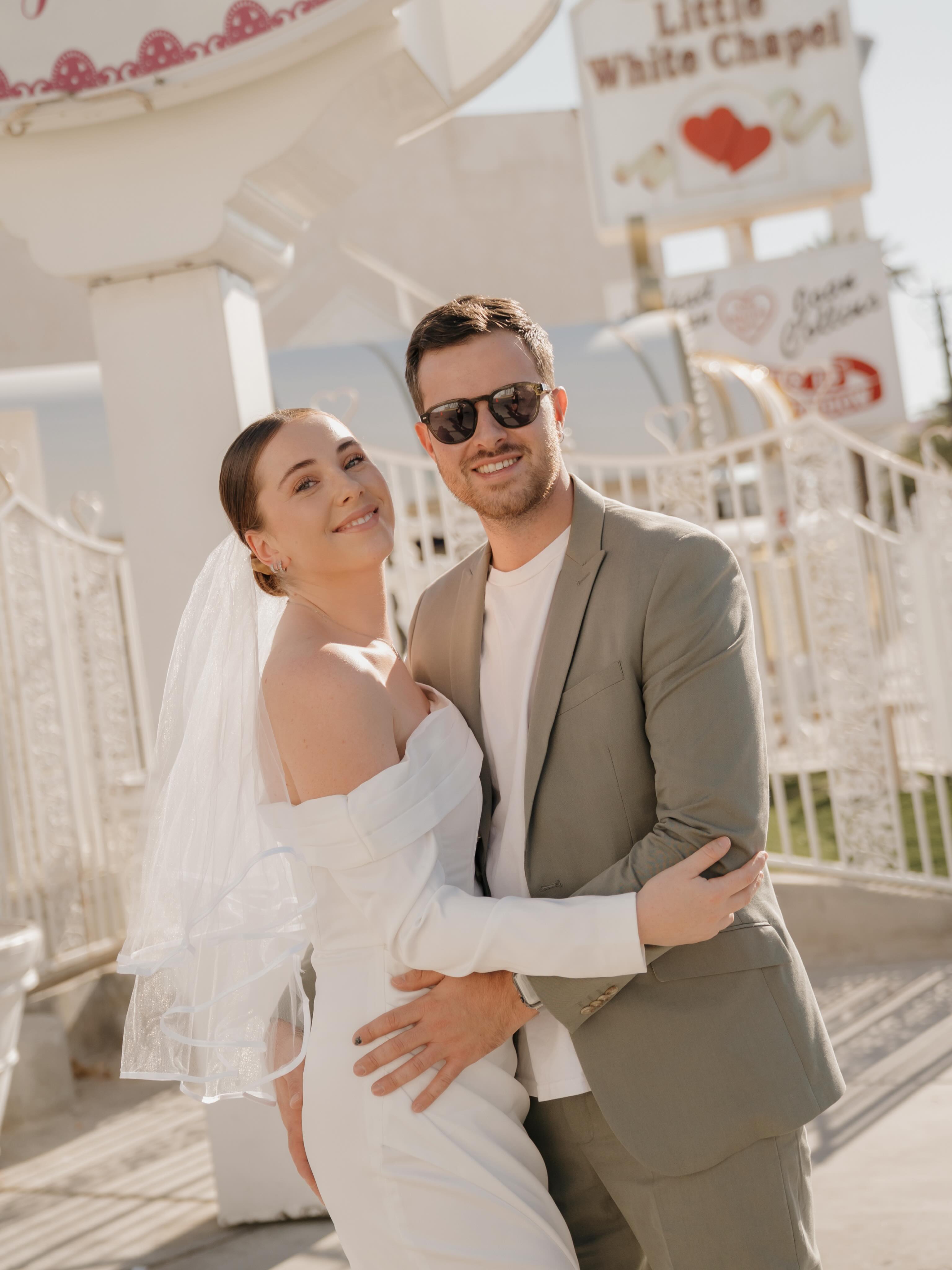 I started my day at the Little White Chapel with @katelynfayephoto and soon we’ll be finishing with a cute elopement at the Taco Bell Cantina 🤭 so so excited!!

#lasvegaselopementphotographer #vegaswedding #lasvegaselopement #lasvegasphotographers #lasvegasweddingphotographers